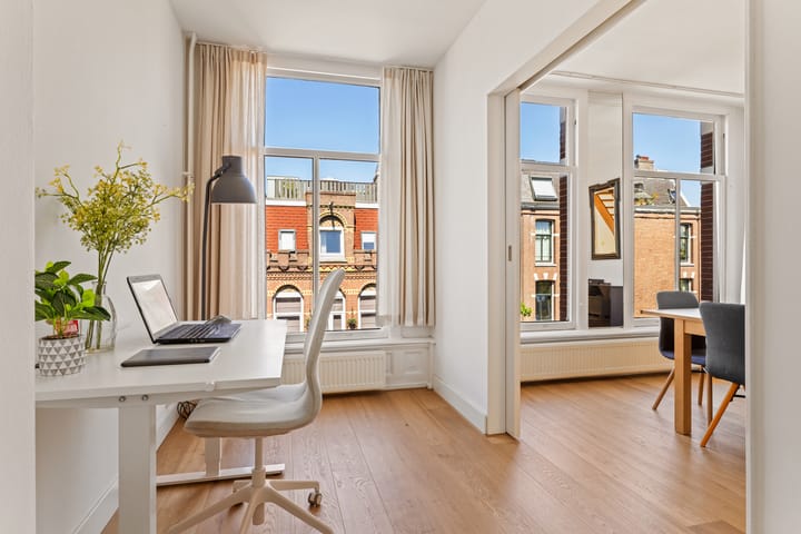 Photo 14 of Derde Helmersstraat 3-3