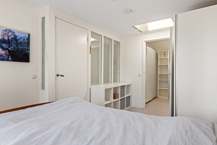 Photo 22 of Derde Helmersstraat 3-3