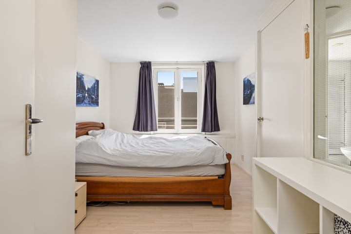 Photo 23 of Derde Helmersstraat 3-3