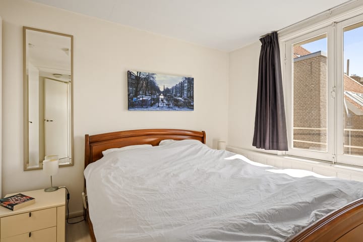 Photo 24 of Derde Helmersstraat 3-3