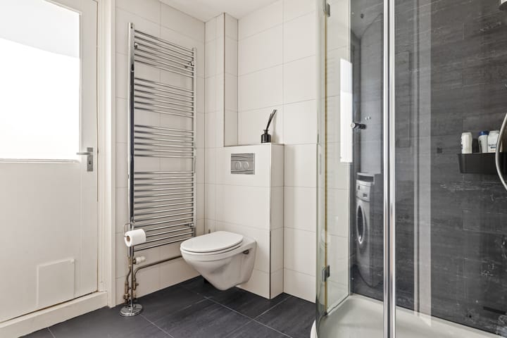 Photo 31 of Derde Helmersstraat 3-3