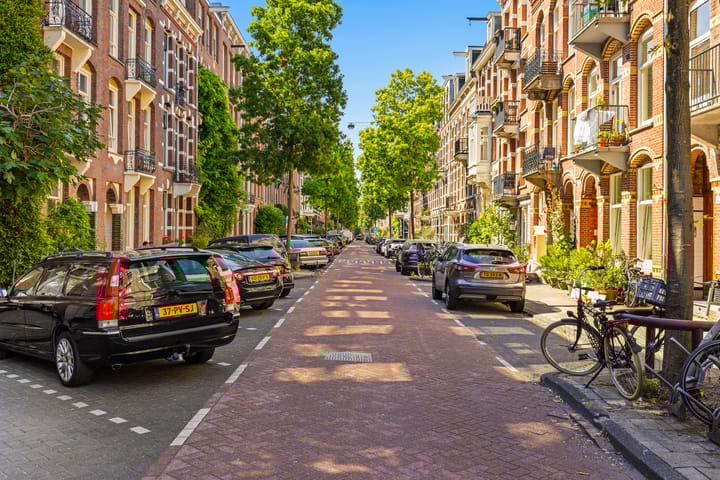 Photo 37 of Derde Helmersstraat 3-3