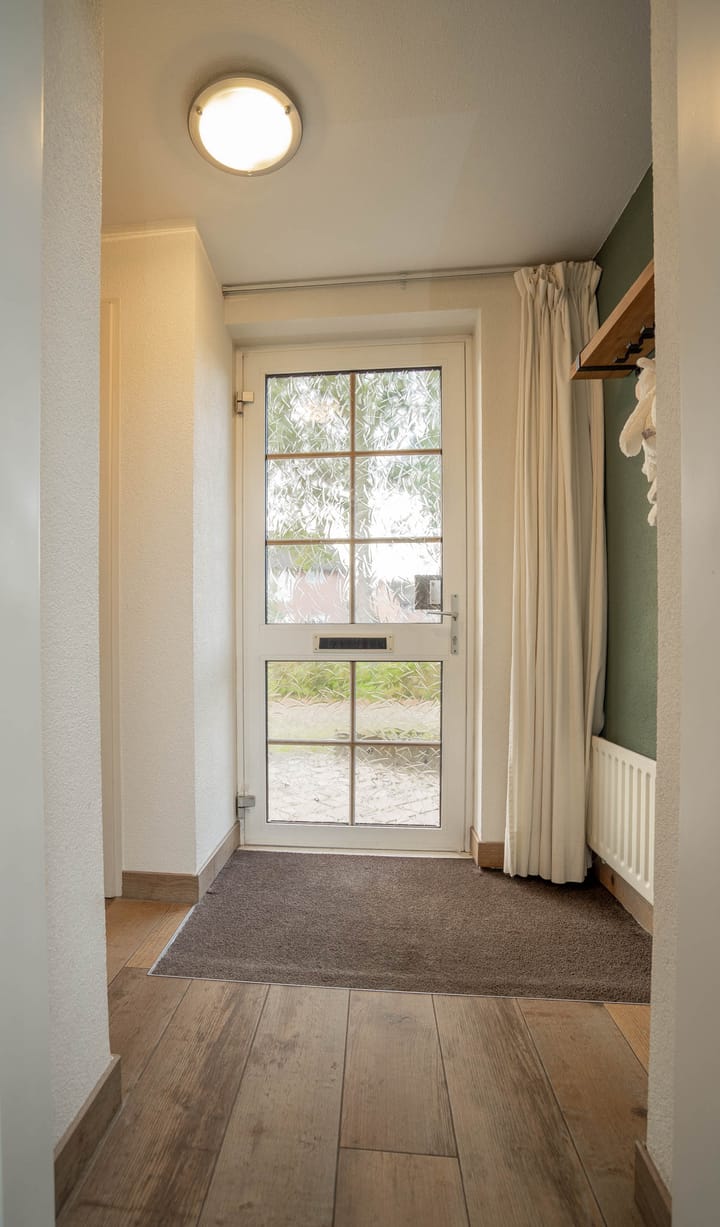 Photo 4 of Duinroosstraat 4