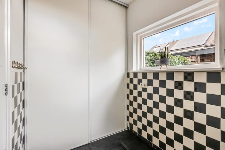 Photo 16 of Frans Halsstraat 84