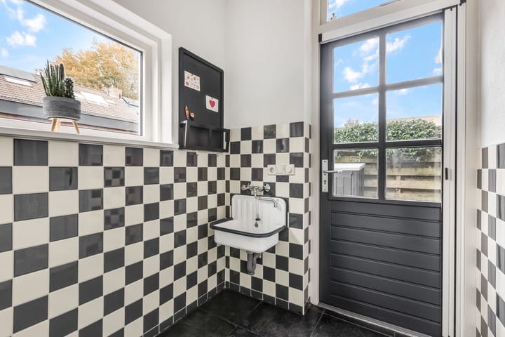 Photo 17 of Frans Halsstraat 84