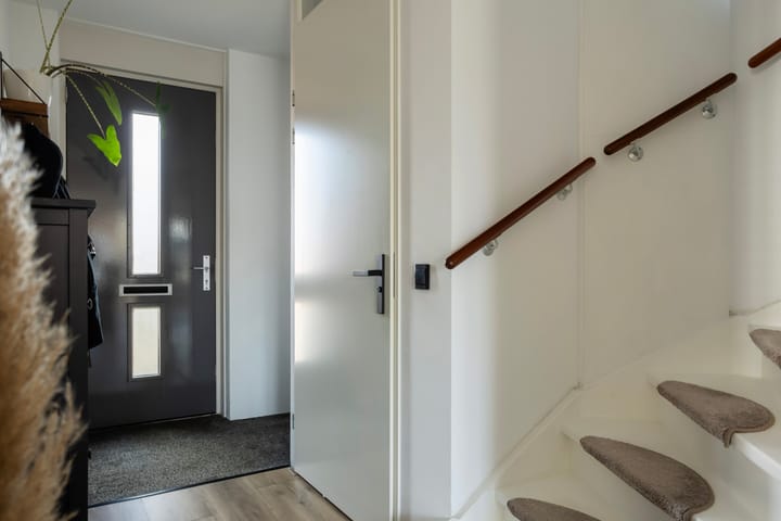 Photo 5 of Koningspage 48