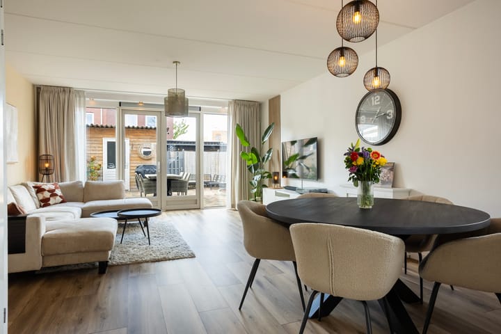 Photo 8 of Koningspage 48