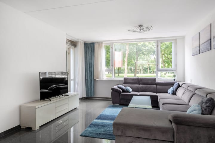 Photo 10 of Crooswijksestraat 124