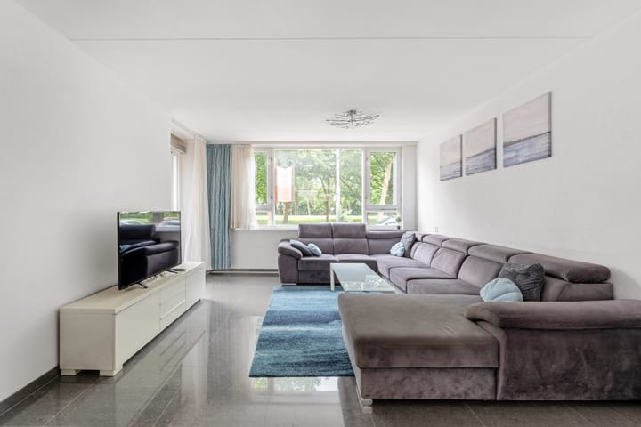 Photo 14 of Crooswijksestraat 124