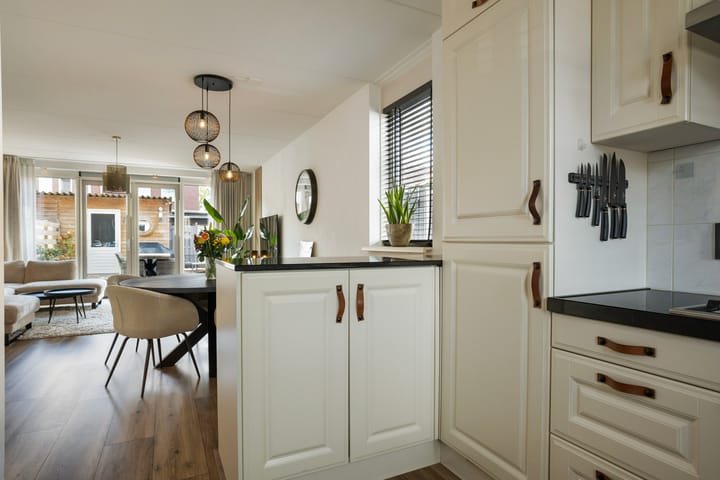 Photo 15 of Koningspage 48