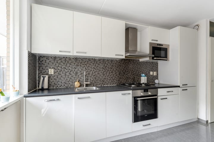 Photo 16 of Crooswijksestraat 124