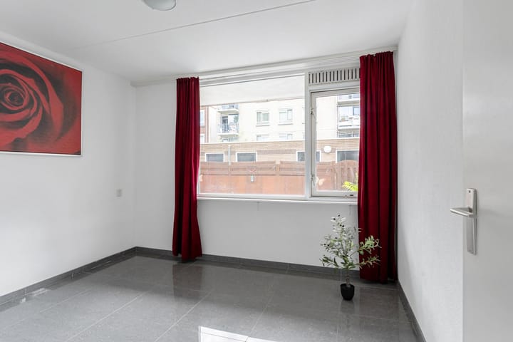 Photo 19 of Crooswijksestraat 124