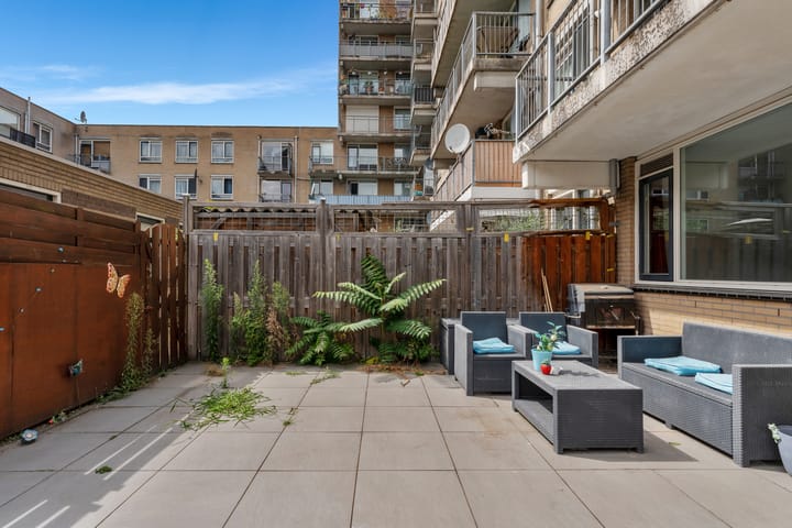 Photo 24 of Crooswijksestraat 124