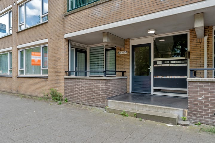 Photo 28 of Crooswijksestraat 124