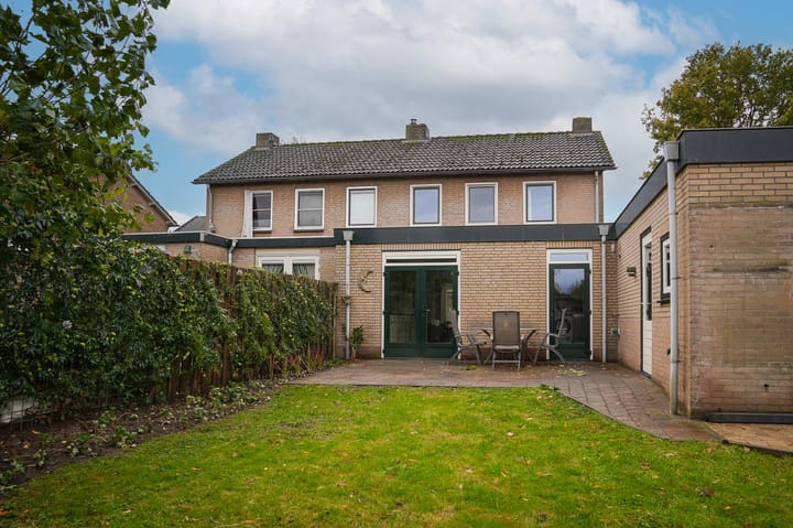 Photo 2 of Meester Muldersstraat 32