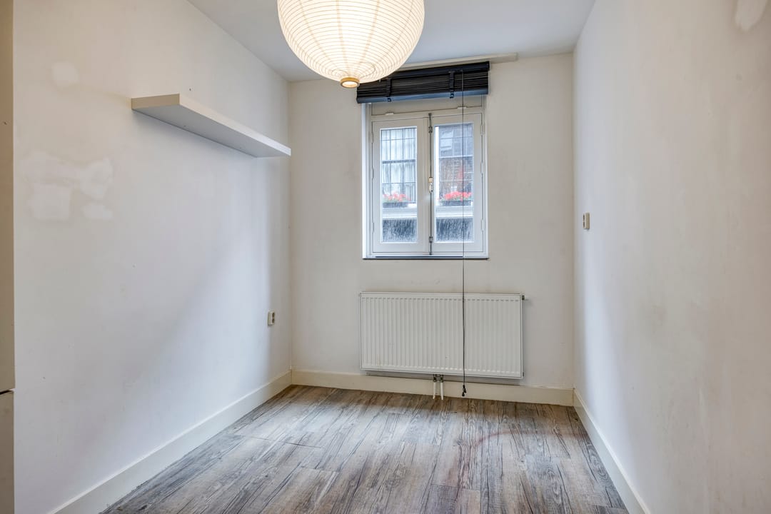 Photo 7 of Bloemstraat 214