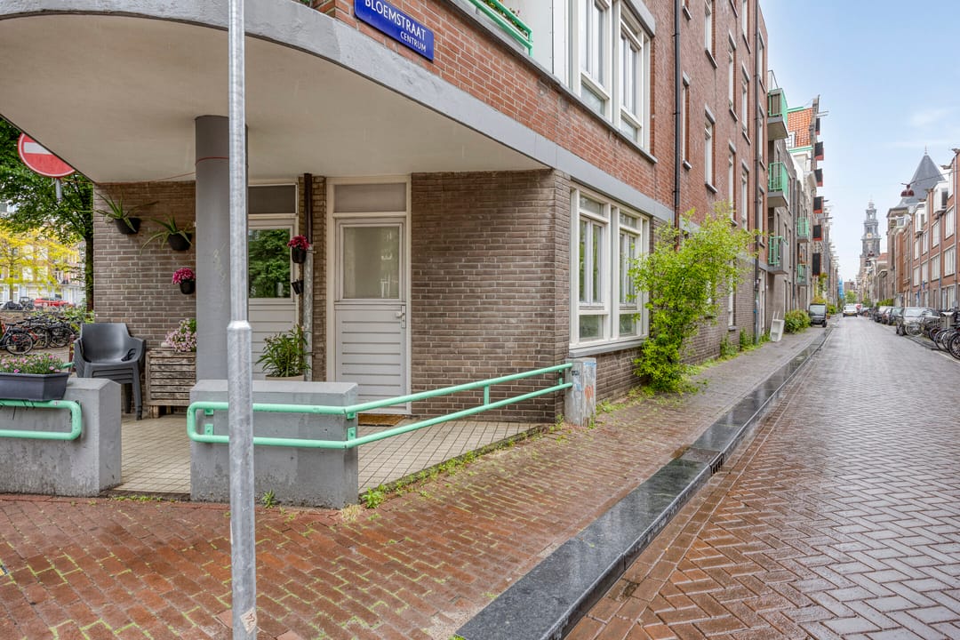 Photo 11 of Bloemstraat 214