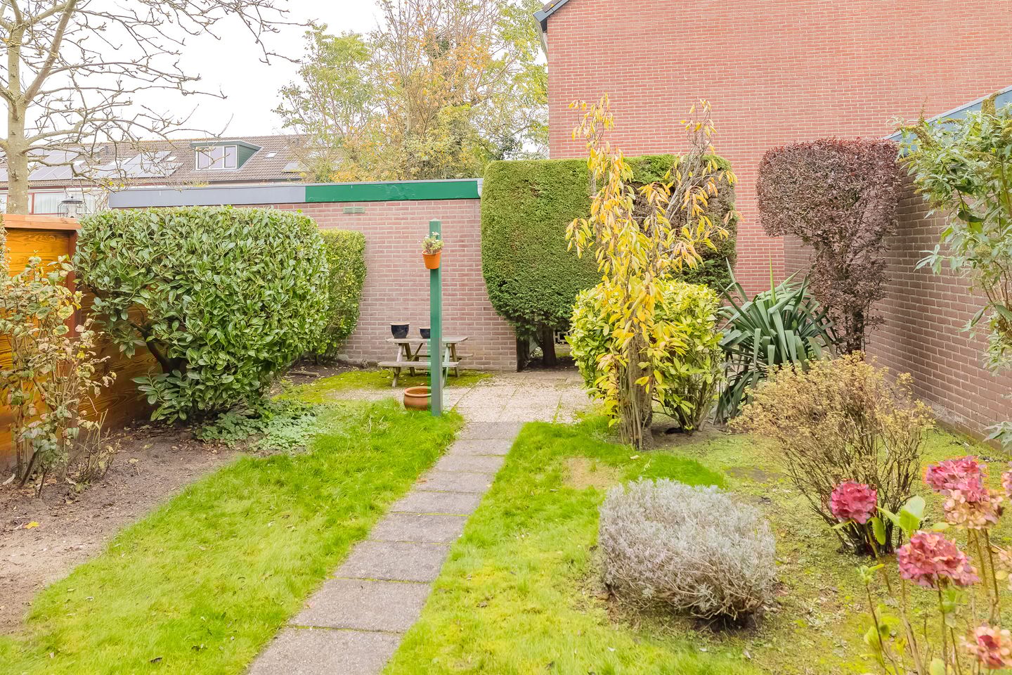 Foto 20 van De Merkis 25