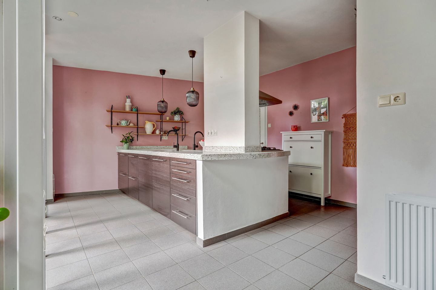 Photo 20 of Emmastraat 123