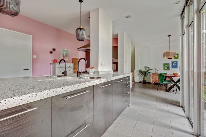 Photo 21 of Emmastraat 123