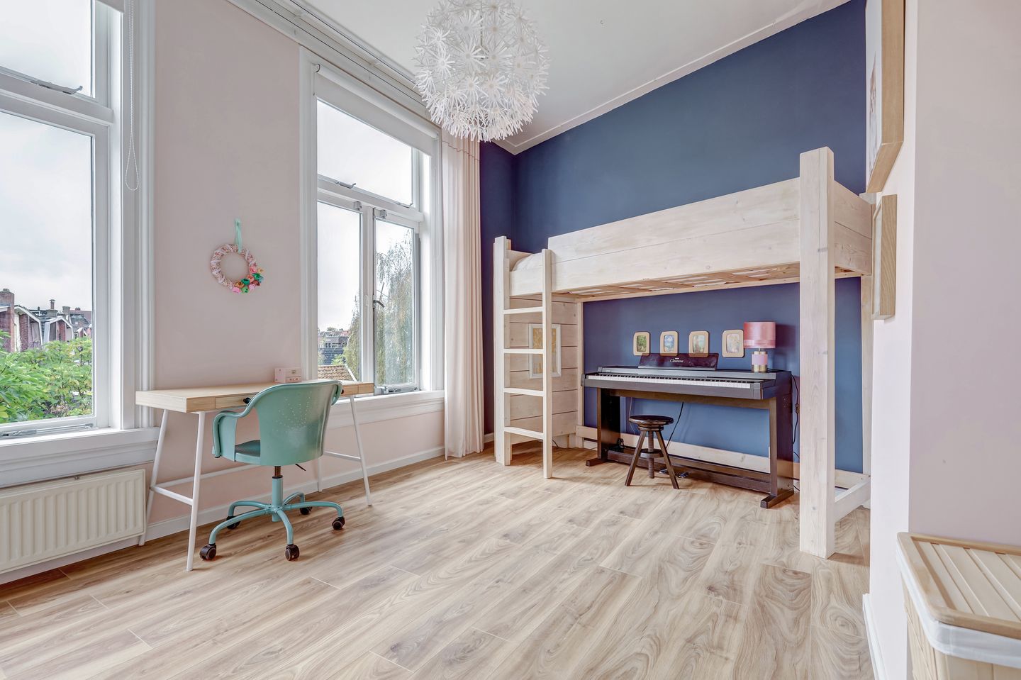 Photo 40 of Emmastraat 123