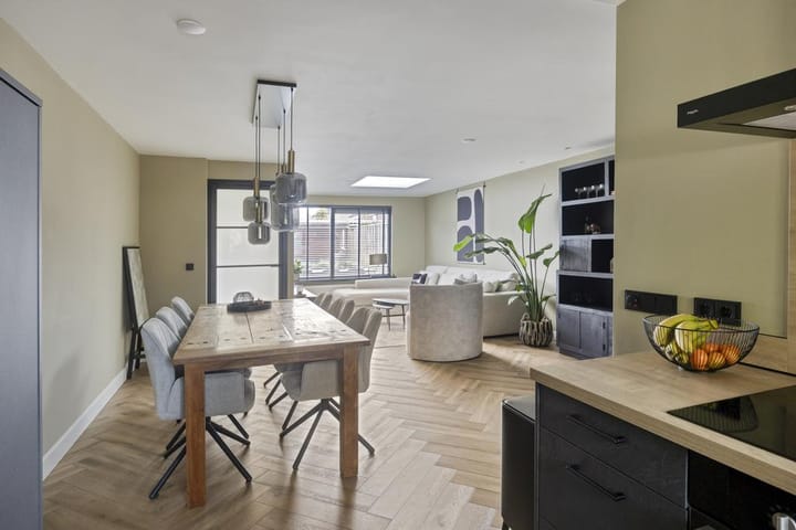 Foto 2 van Van Laarstraat 18