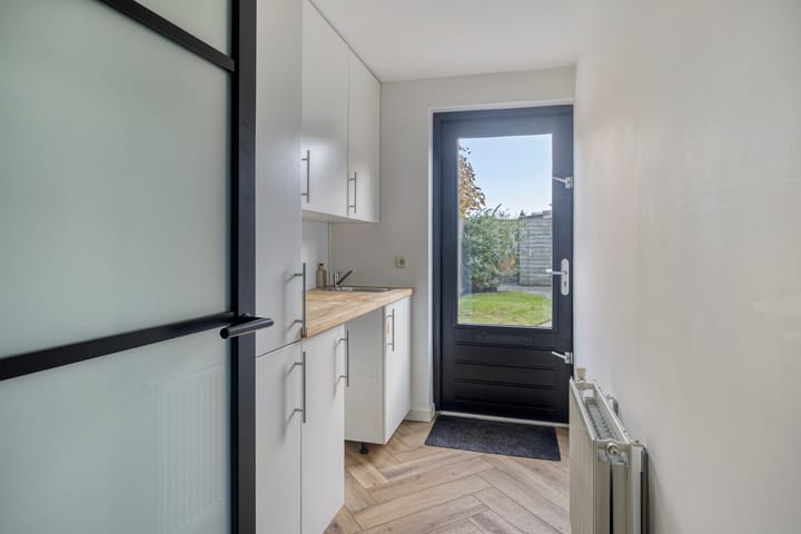 Foto 12 van Van Laarstraat 18