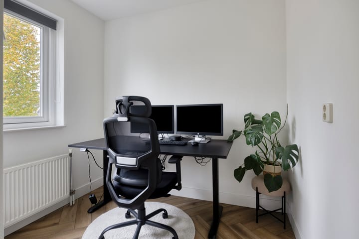 Foto 17 van Van Laarstraat 18