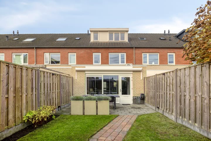 Foto 28 van Van Laarstraat 18