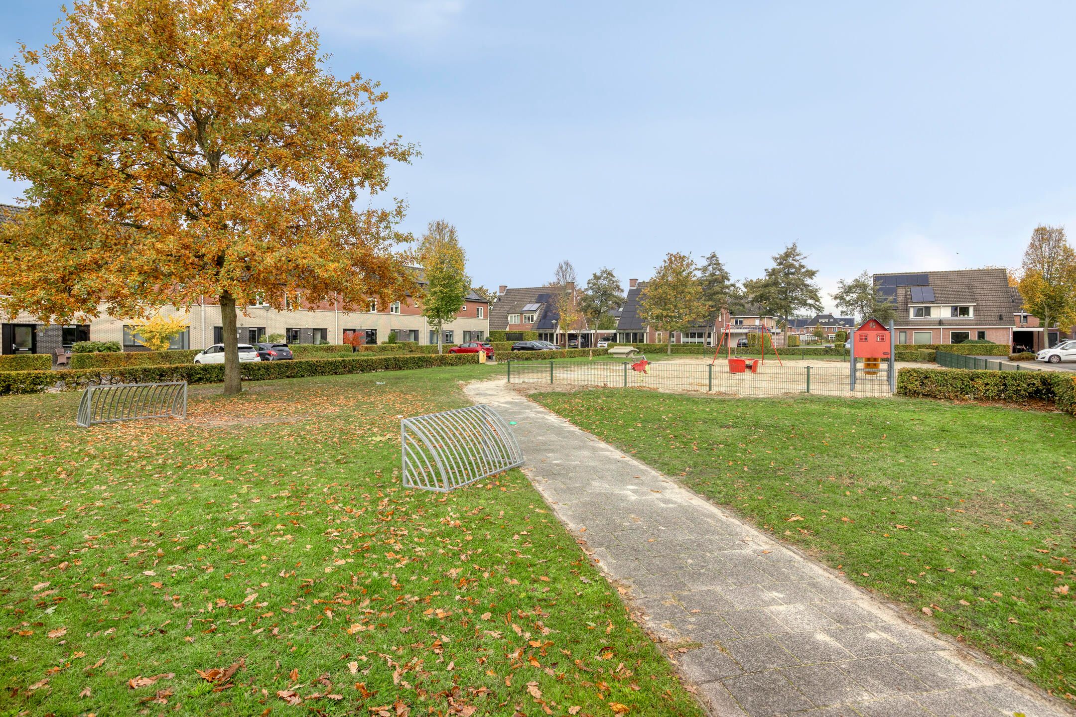 Foto 36 van Van Laarstraat 18