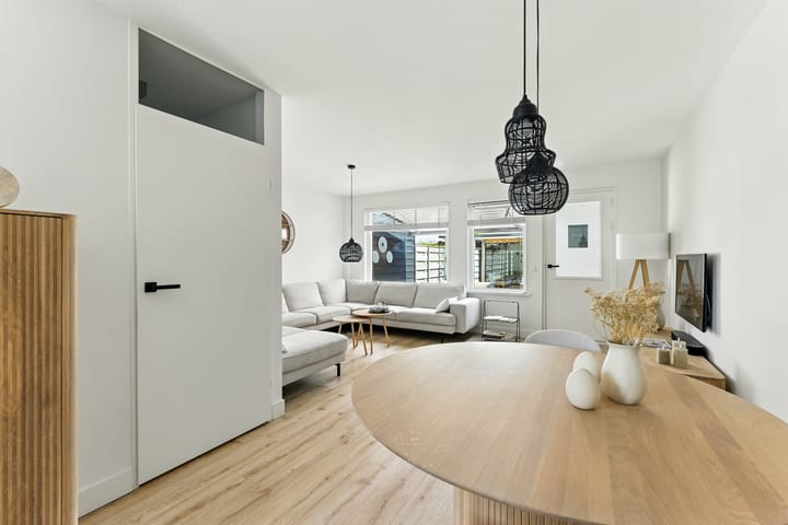 Foto 2 van Zwanebloem 53