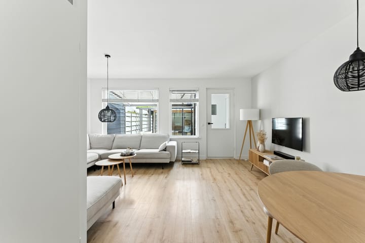 Foto 5 van Zwanebloem 53