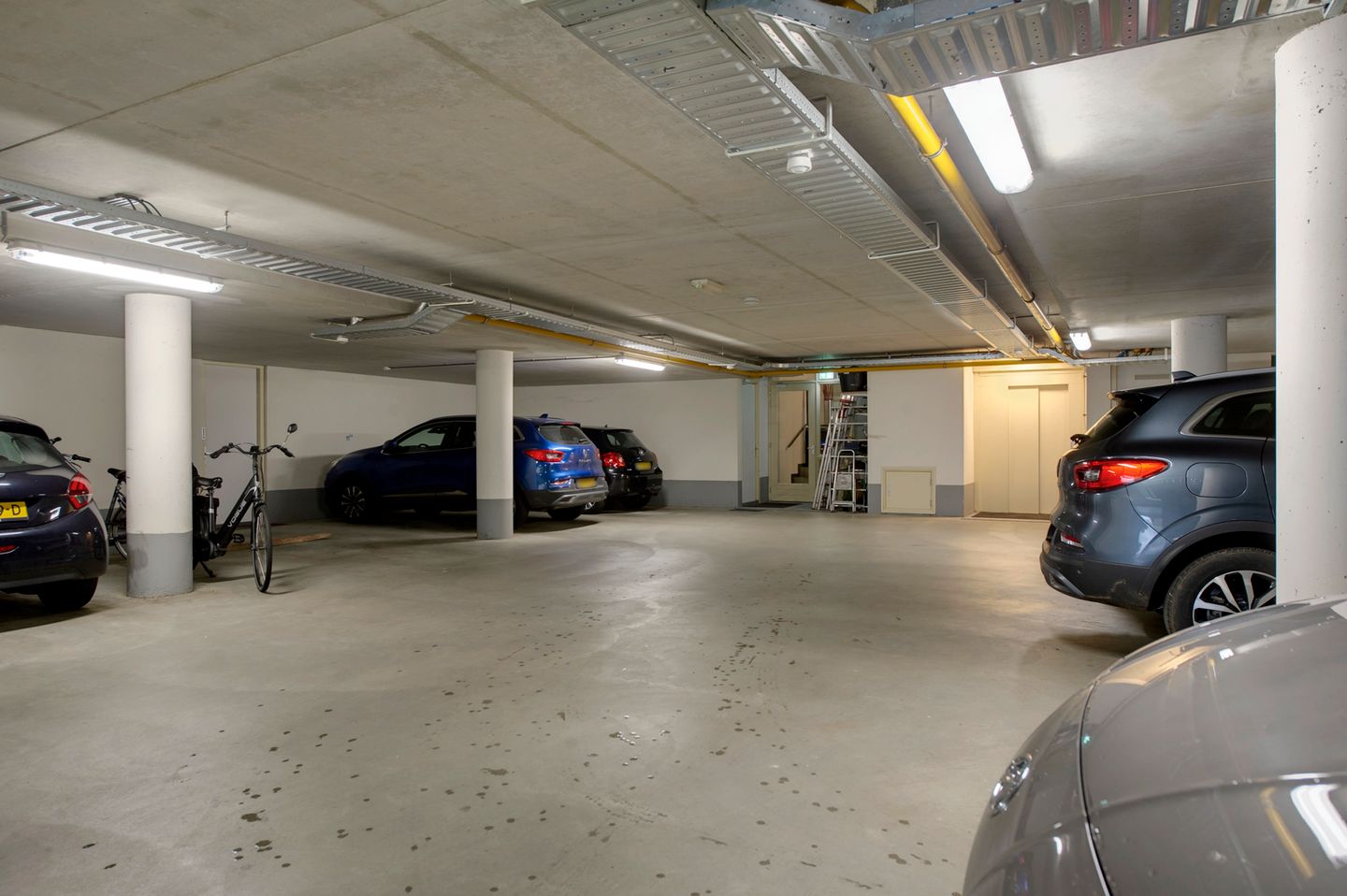 Photo 25 of Burgemeester Venemastraat 11-C4