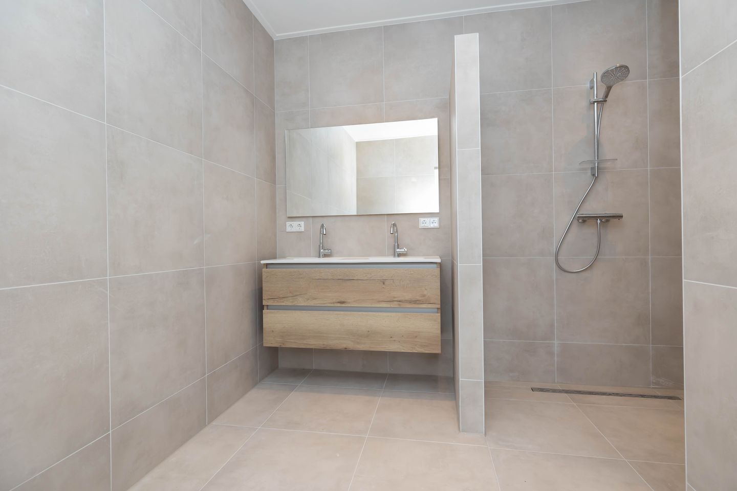 Photo 25 of Jupiterstraat 1-A001