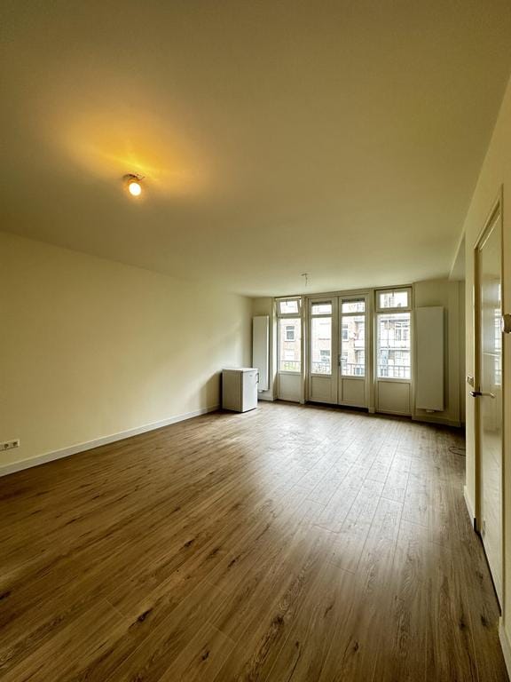 Photo 8 of Waverstraat 68-2