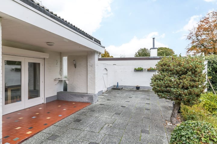 Photo 32 of Mevrouw van der Meijstraat 26