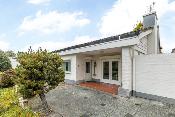 Photo 36 of Mevrouw van der Meijstraat 26