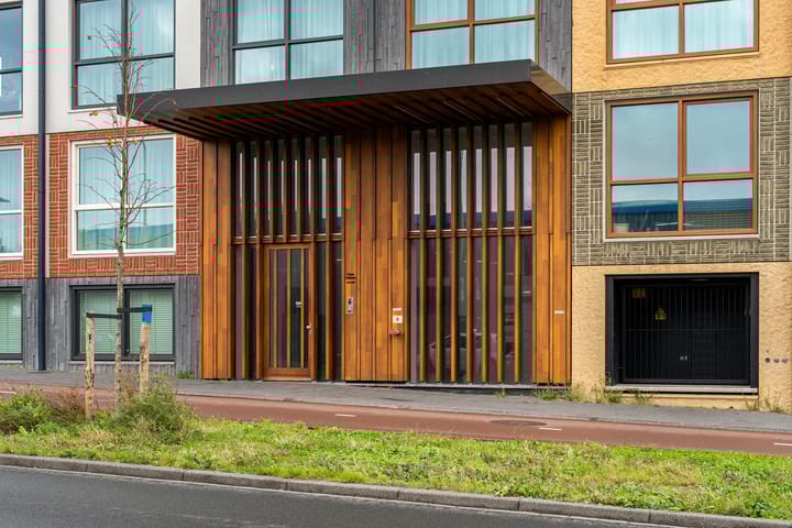 Foto 9 van Waldorpstraat 1672