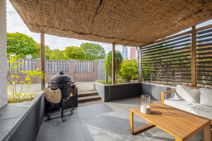 Photo 2 of Oosteind 28