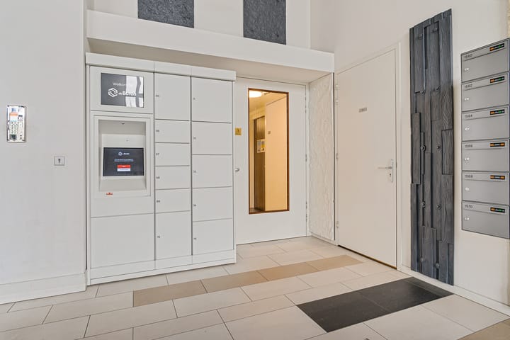 Foto 16 van Waldorpstraat 1672