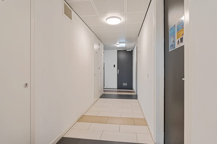 Foto 17 van Waldorpstraat 1672