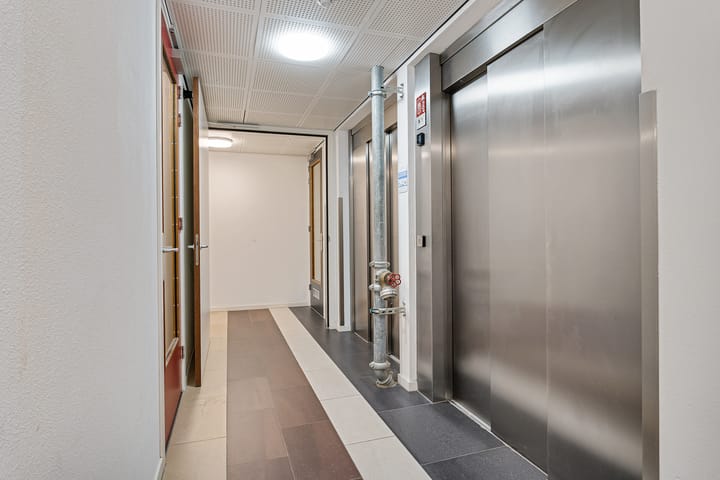 Foto 18 van Waldorpstraat 1672