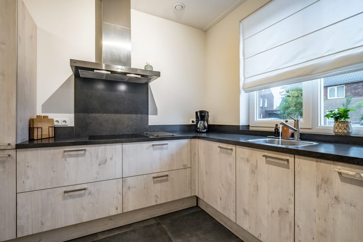 Foto 13 van Burgemeester Verheijenstraat 13