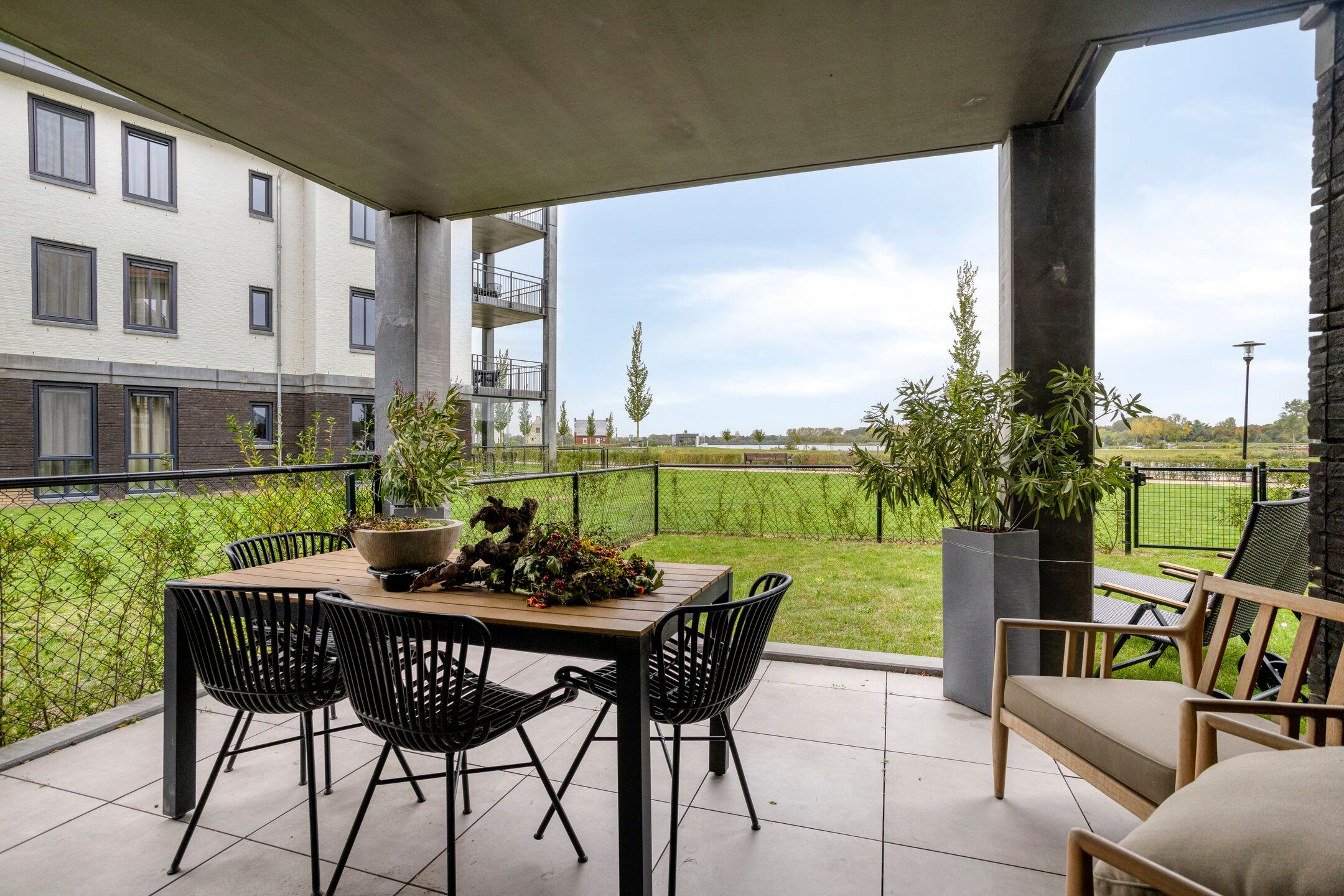 2-bedroom freehold villa in Thorn — photo 4 of 5