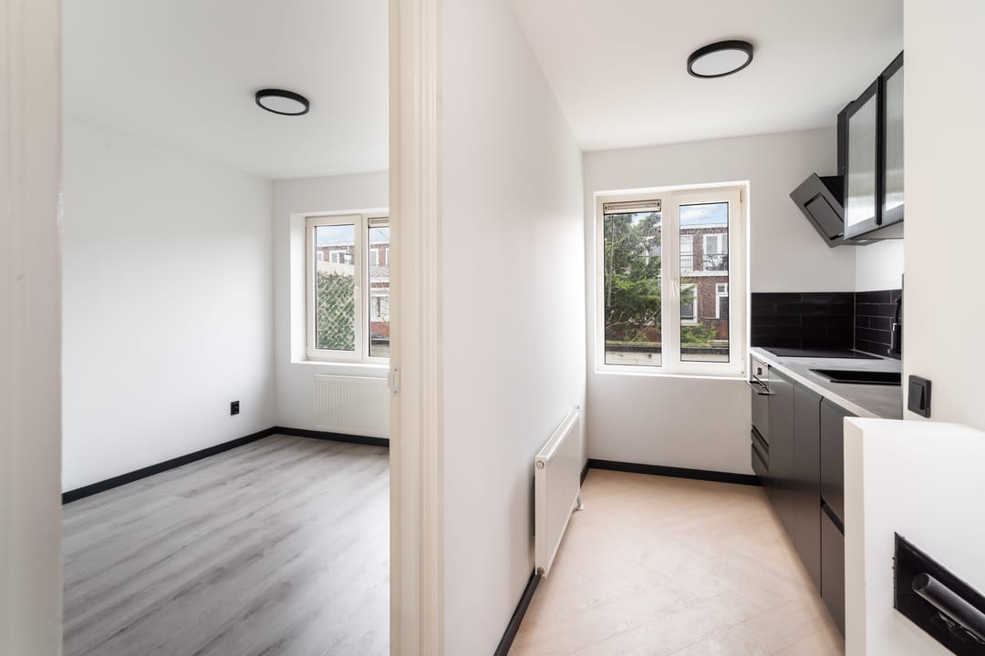 Photo 17 of Bas Jungeriusstraat 134-D
