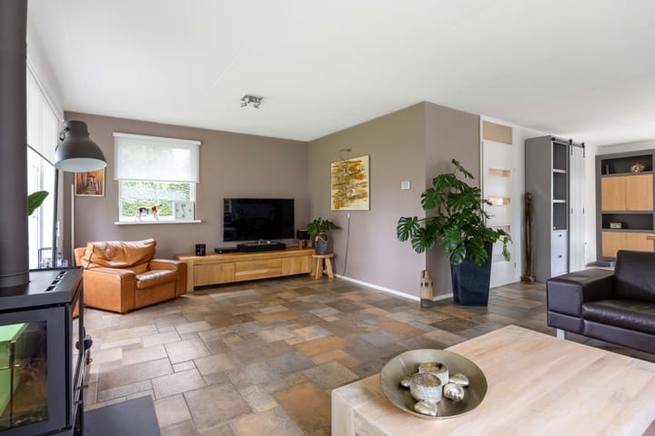 Foto 25 van Hoofdweg 11