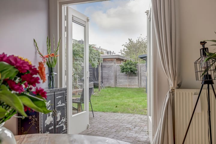 Photo 18 of Rozenboomlaan 42