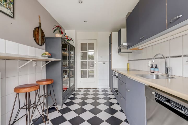 Photo 19 of Rozenboomlaan 42