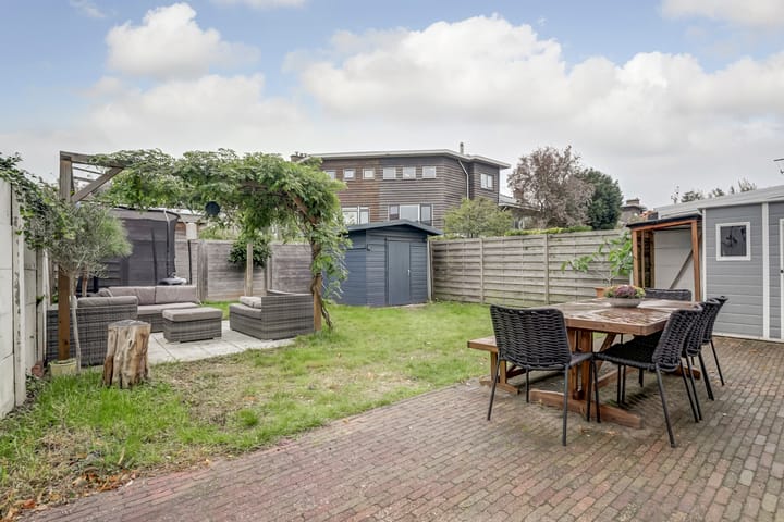 Photo 32 of Rozenboomlaan 42