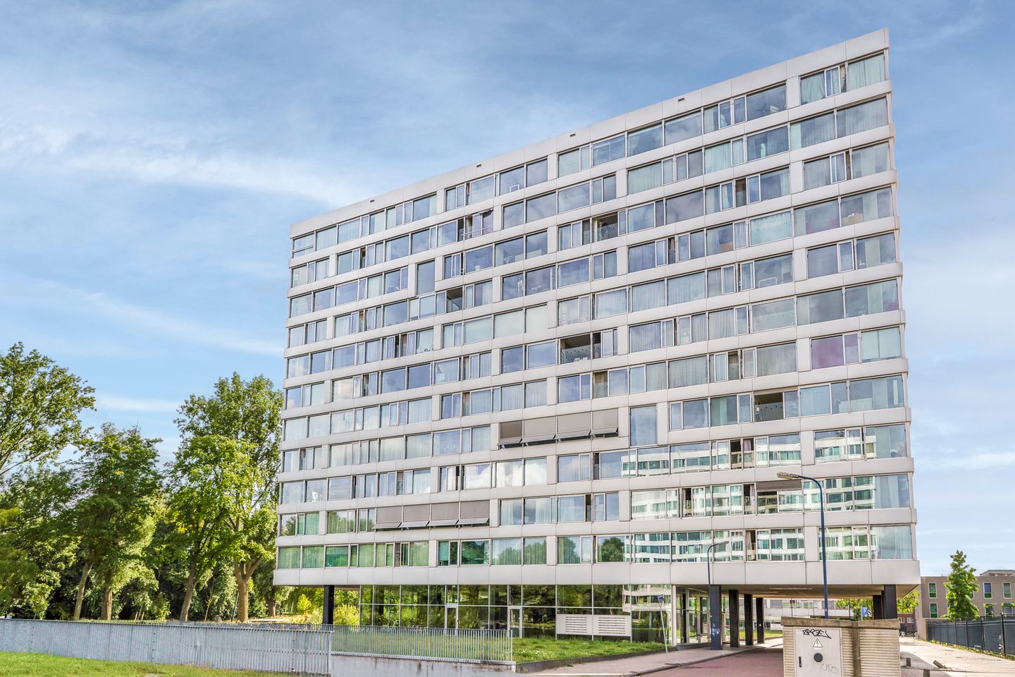 Apartment for sale: Jan van Zutphenstraat 557 1069 RS Amsterdam